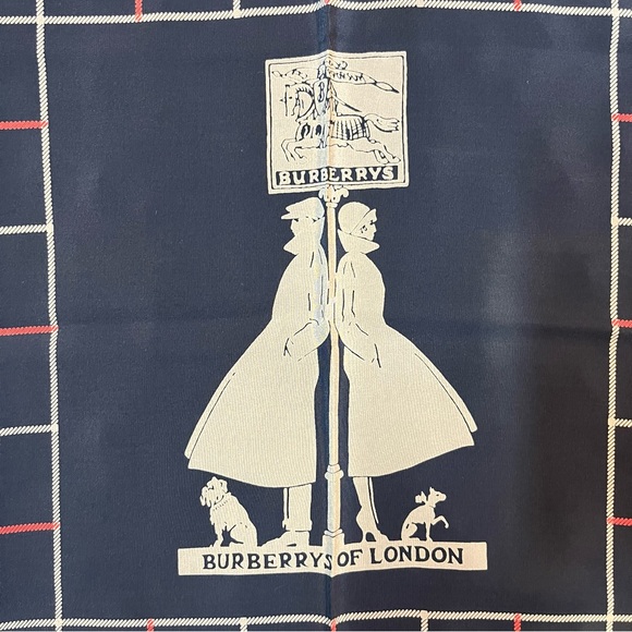 Burberry silk scarf. - Picture 2 of 7